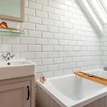 Garth Village Dog-friendly Sleeps 4 Scarborough