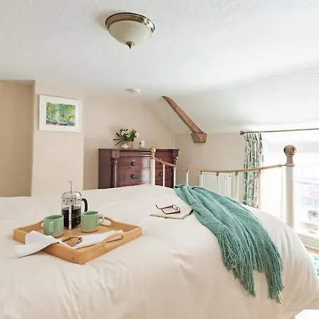 Garth Village Dog-friendly Sleeps 4 * Scarborough